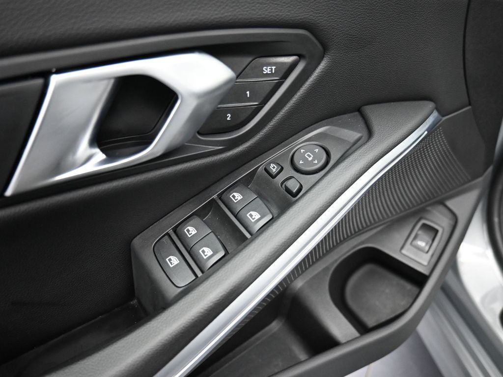 2025 BMW 3 Series 330i xDrive