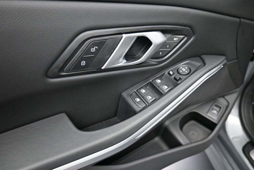 2025 BMW 3 Series 330i xDrive