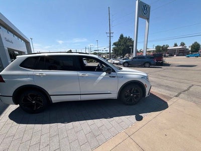 2023 Volkswagen Tiguan 2.0T SE R-Line Black