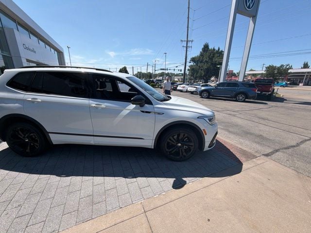 2023 Volkswagen Tiguan 2.0T SE R-Line Black