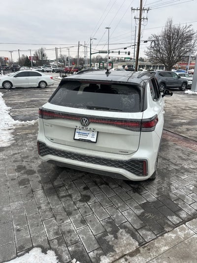 2025 Volkswagen Tiguan 2.0T SE R-Line Black