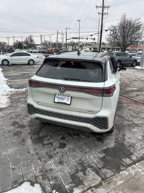 2025 Volkswagen Tiguan 2.0T SE R-Line Black