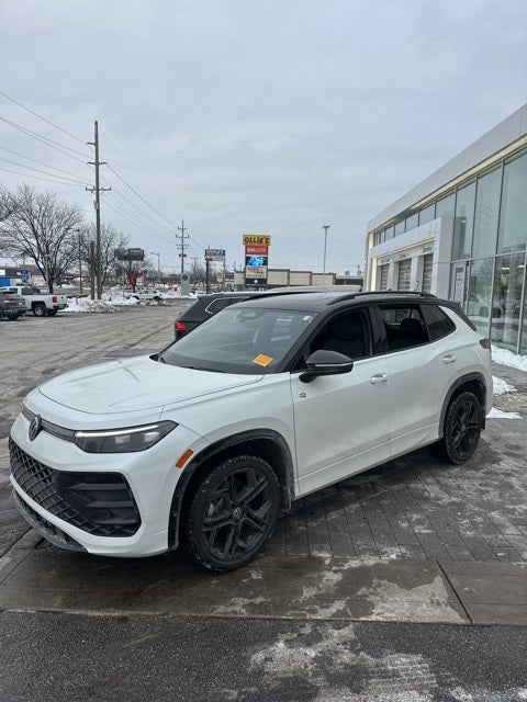 2025 Volkswagen Tiguan 2.0T SE R-Line Black