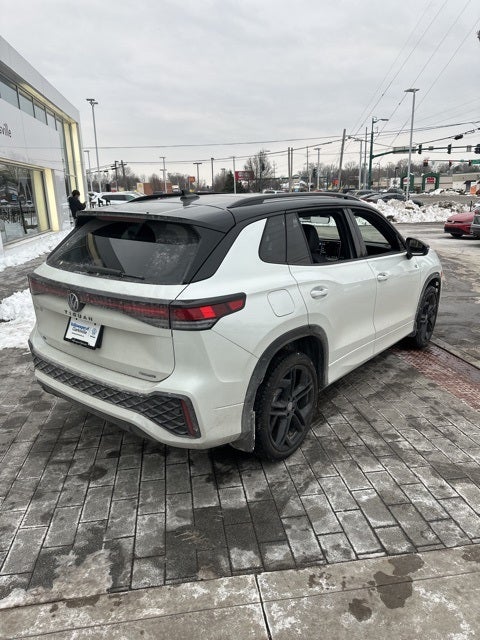 2025 Volkswagen Tiguan 2.0T SE R-Line Black