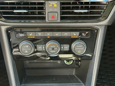 2024 Volkswagen Taos 1.5T SE Black