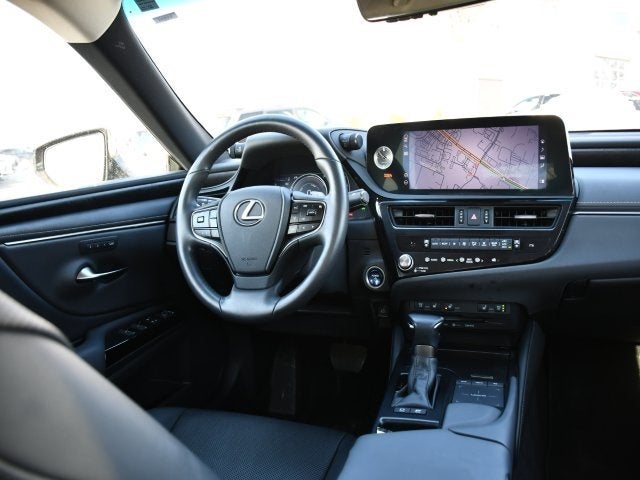 2022 Lexus ES 300h