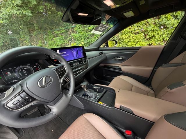 2025 Lexus ES 300h