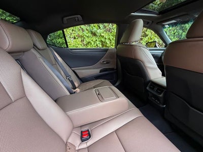 2025 Lexus ES 300h