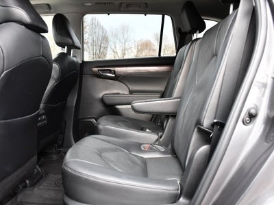 2022 Toyota Highlander Platinum