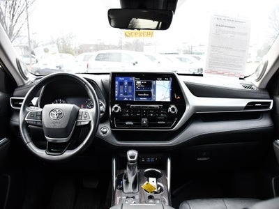 2022 Toyota Highlander Platinum