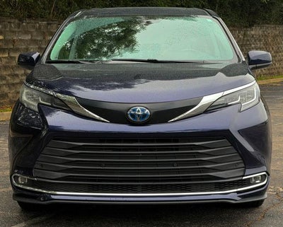 2022 Toyota Sienna XLE 7 Passenger