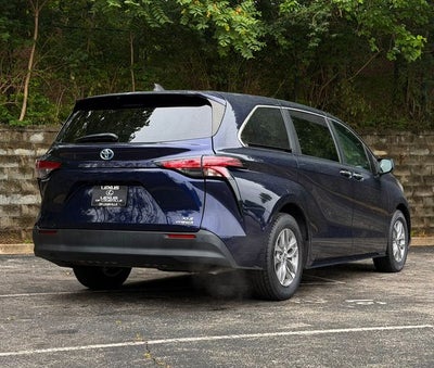 2022 Toyota Sienna XLE 7 Passenger