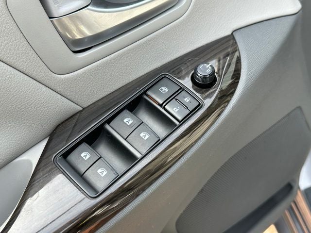 2017 Toyota Sienna XLE Premium 8 Passenger