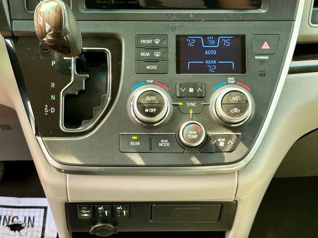 2017 Toyota Sienna XLE Premium 8 Passenger