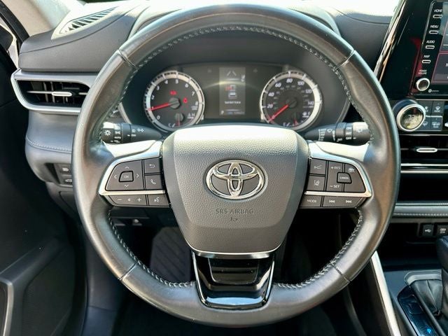 2021 Toyota Highlander LE