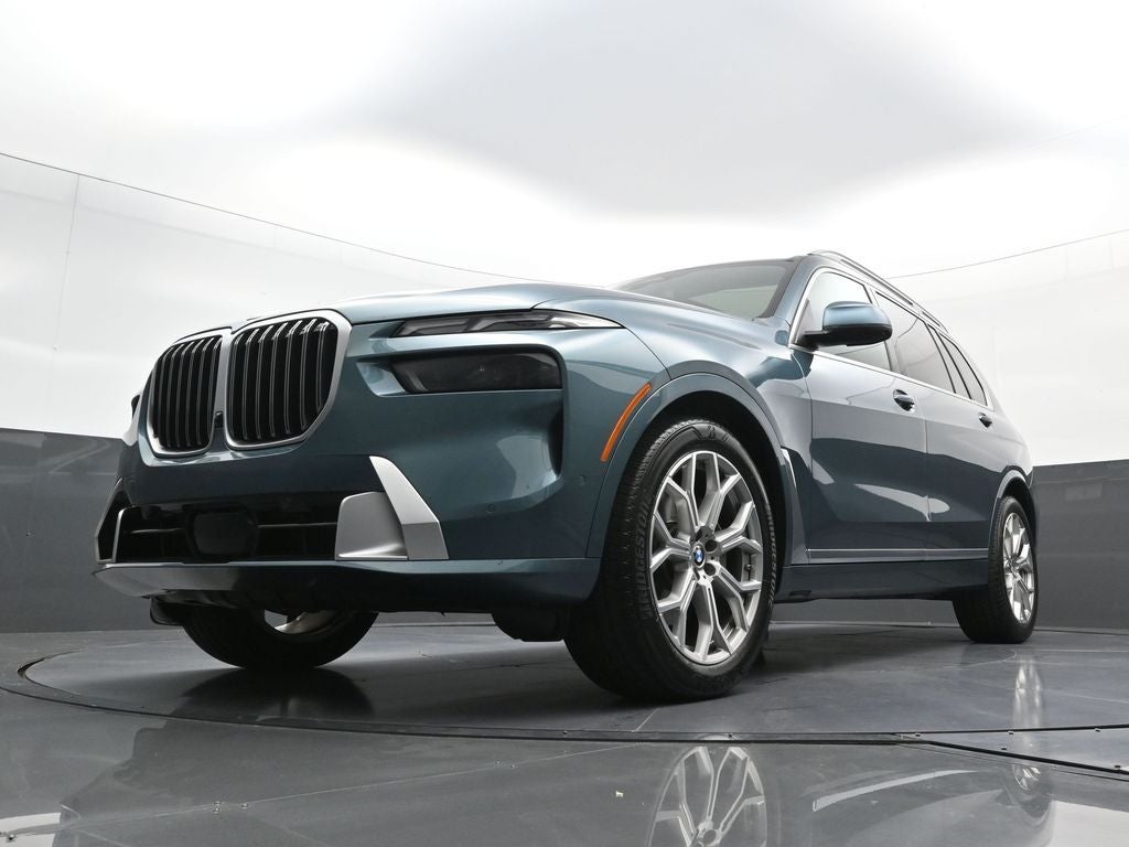 2025 BMW X7 xDrive40i