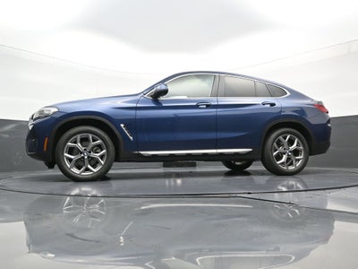 2025 BMW X4 xDrive30i