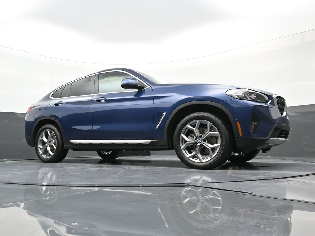 2025 BMW X4 xDrive30i