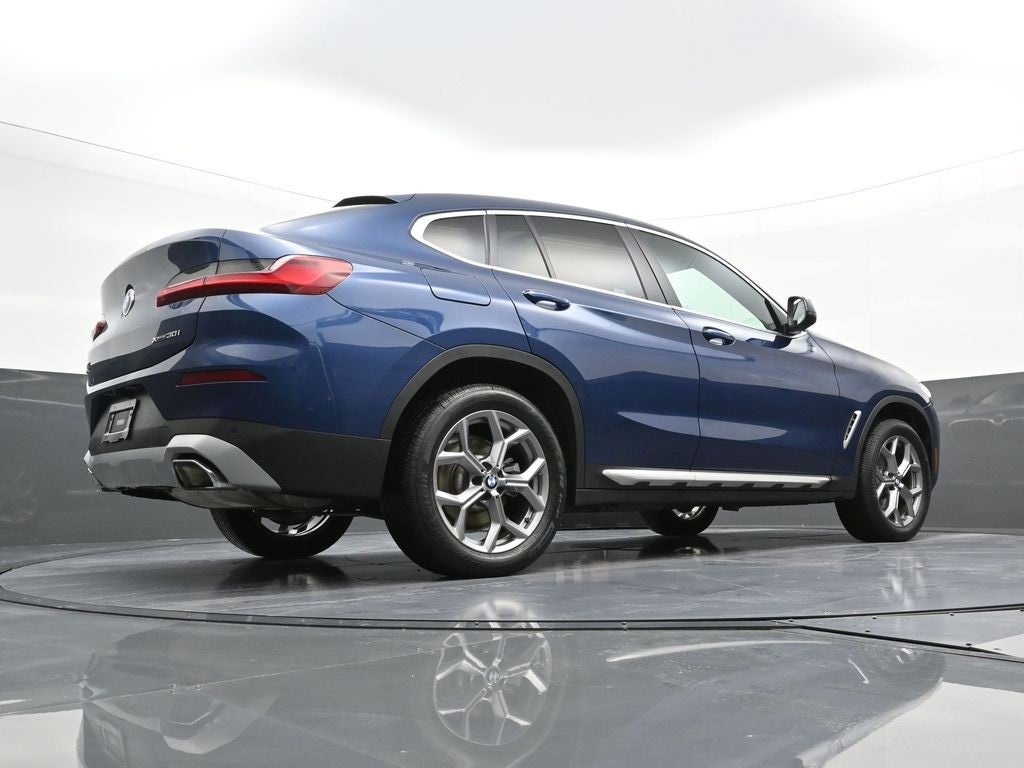 2025 BMW X4 xDrive30i