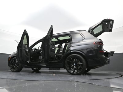 2025 BMW X7 M60i