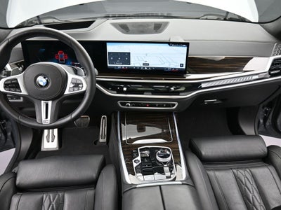 2025 BMW X7 M60i
