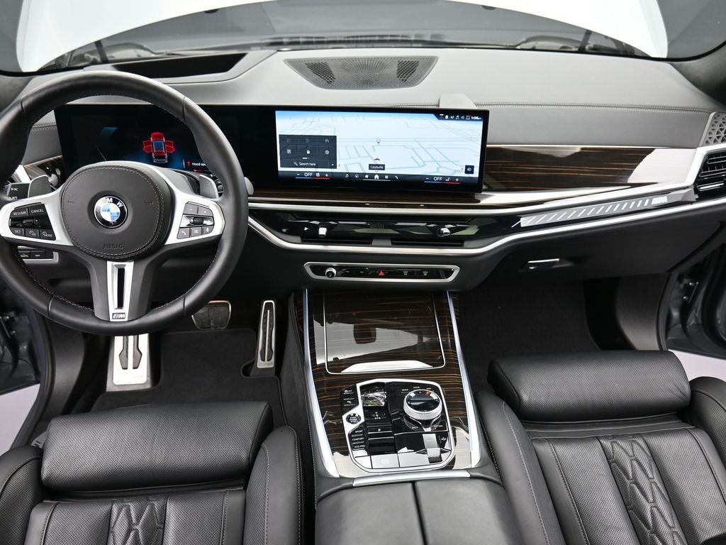 2025 BMW X7 M60i
