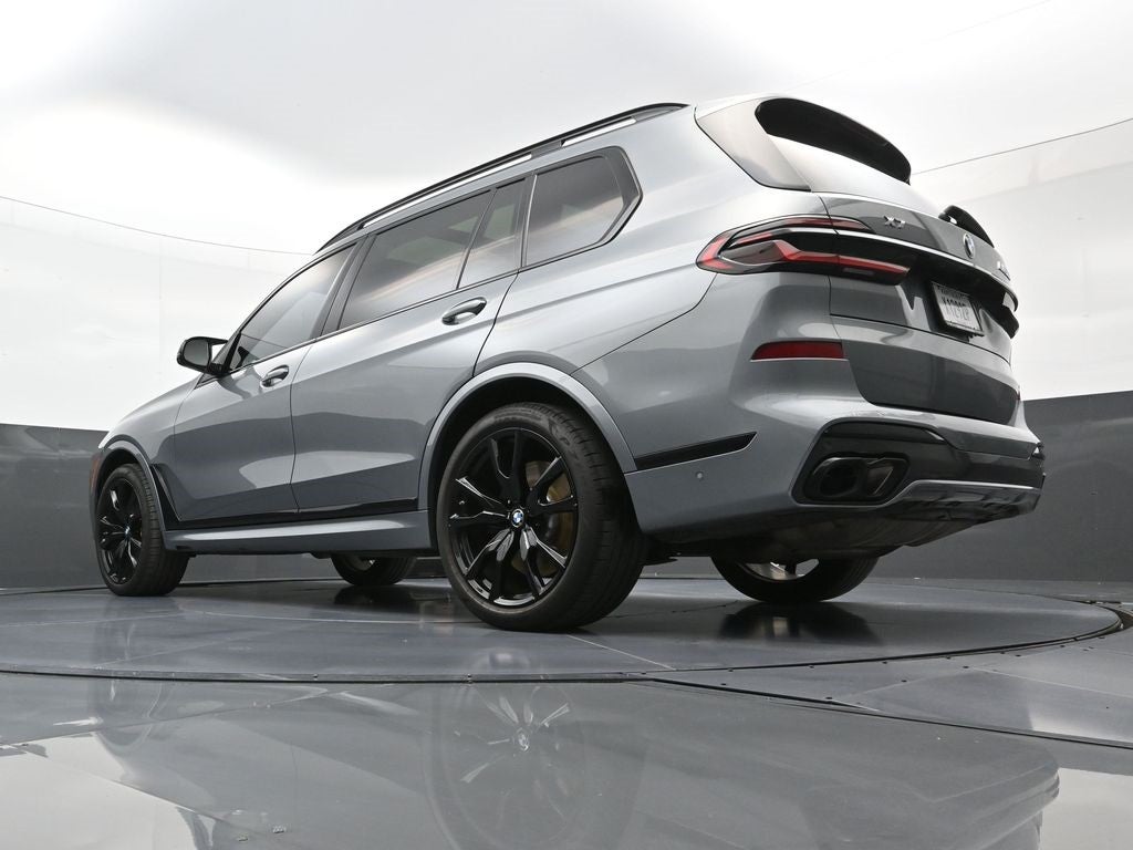 2025 BMW X7 M60i