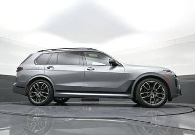 2025 BMW X7 M60i