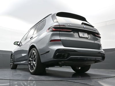 2025 BMW X7 M60i