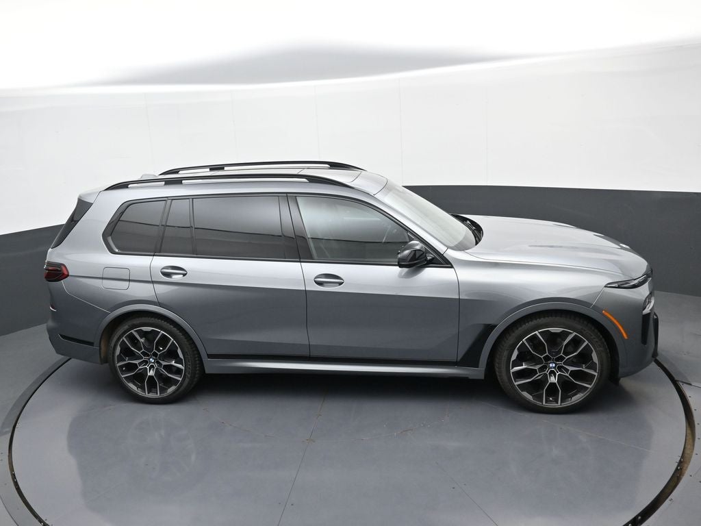 2025 BMW X7 M60i