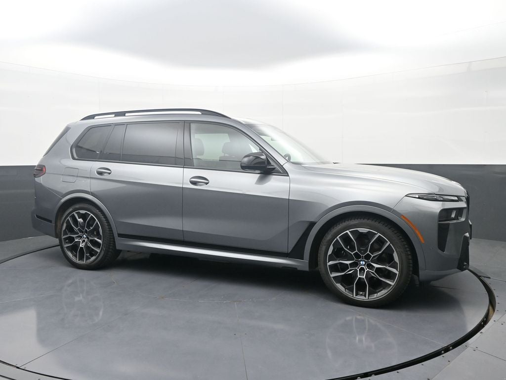 2025 BMW X7 M60i