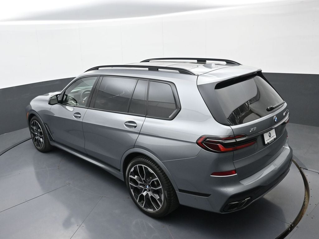 2025 BMW X7 M60i