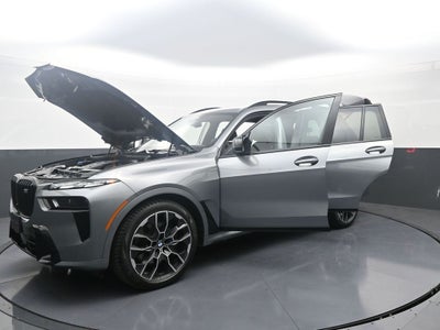 2025 BMW X7 M60i