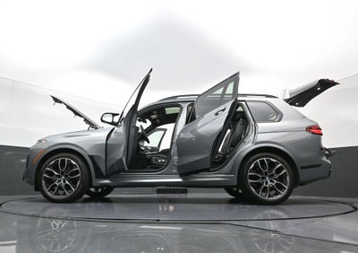 2025 BMW X7 M60i
