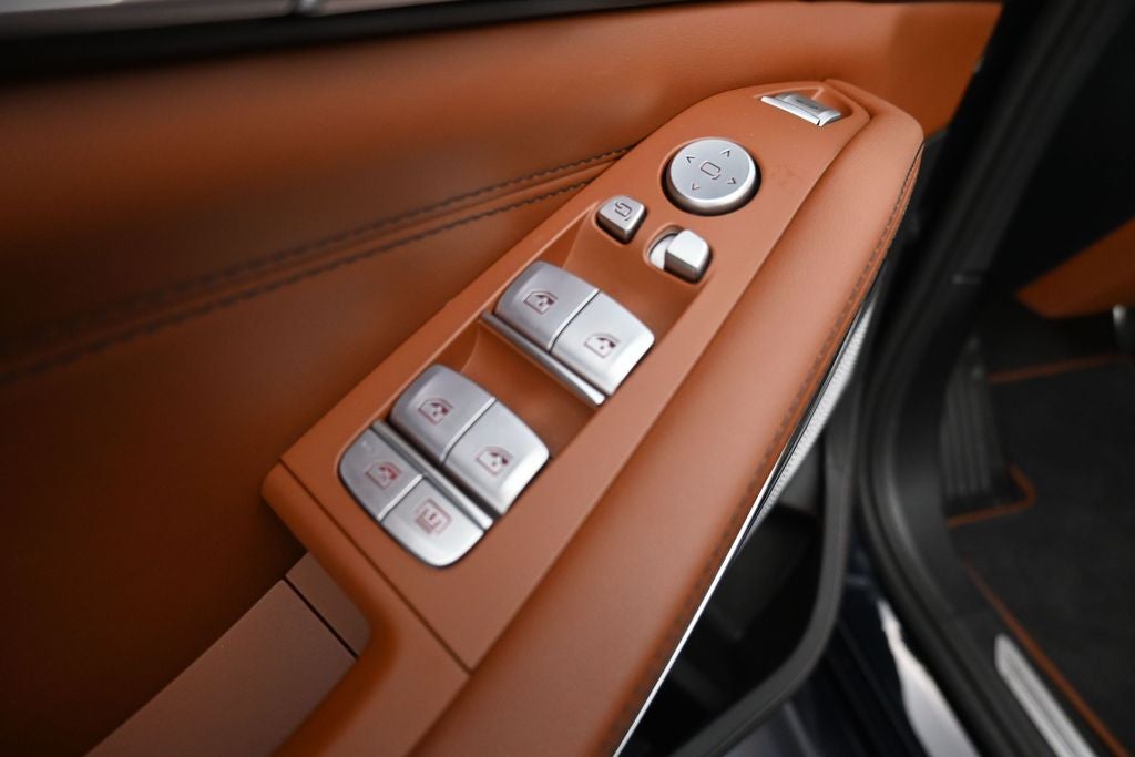 2025 BMW X7 ALPINA XB7