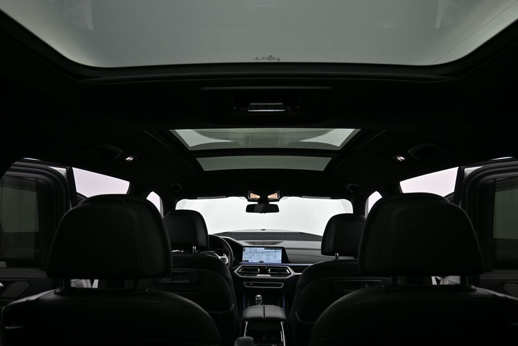 2022 BMW X7 M50i