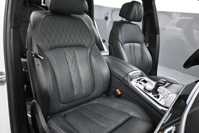 2022 BMW X7 M50i