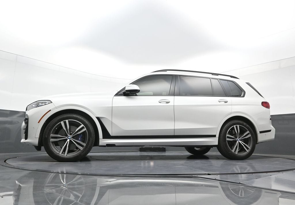 2022 BMW X7 M50i