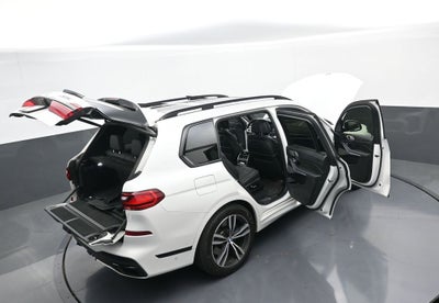2022 BMW X7 M50i