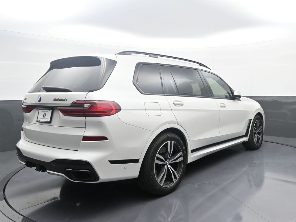 2022 BMW X7 M50i