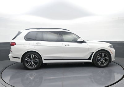 2022 BMW X7 M50i