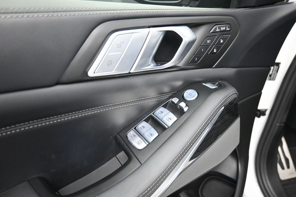 2022 BMW X7 M50i