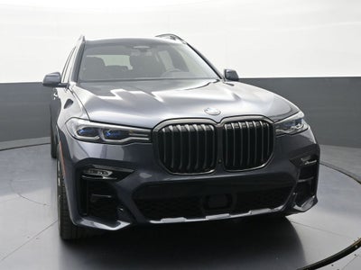 2022 BMW X7 M50i