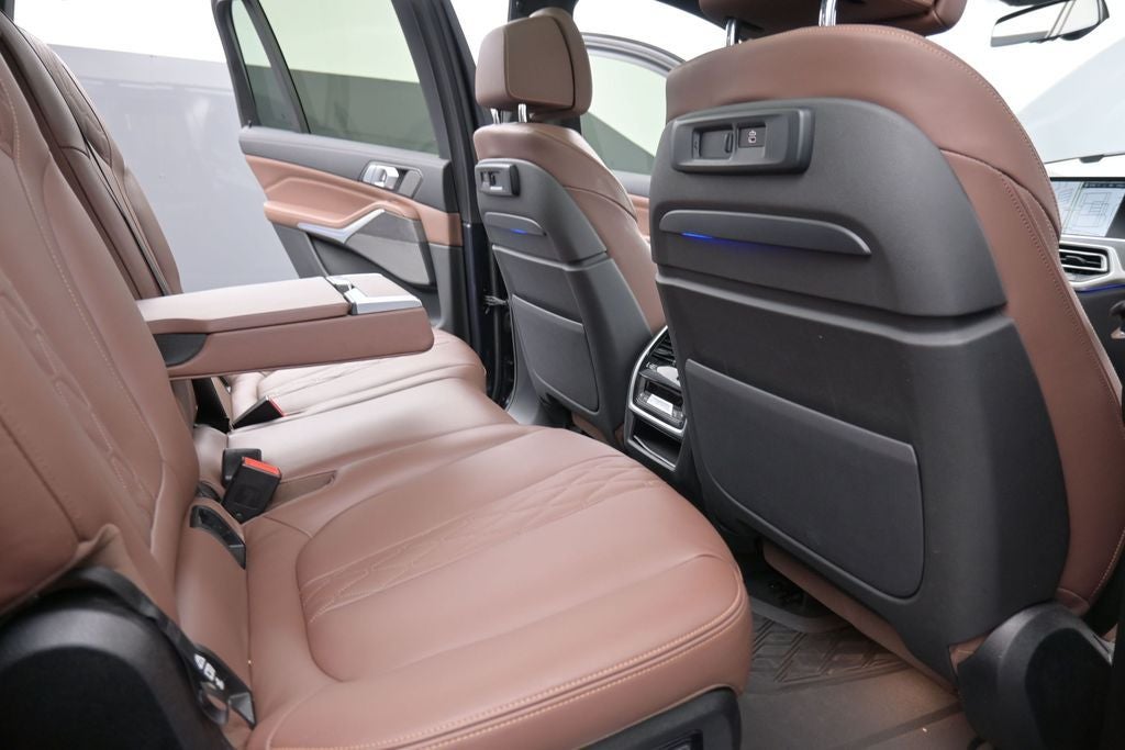2022 BMW X7 M50i