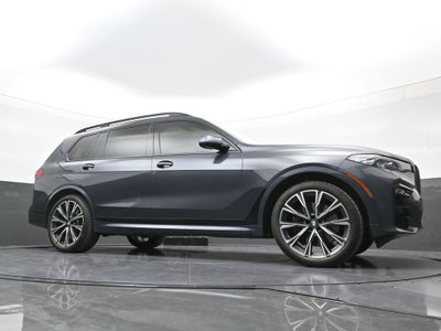 2022 BMW X7 M50i