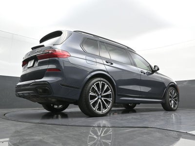 2022 BMW X7 M50i
