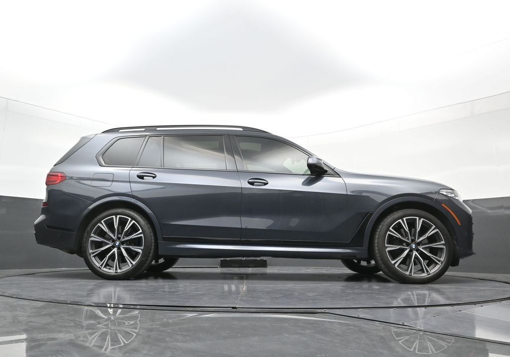 2022 BMW X7 M50i