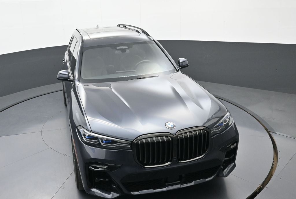 2022 BMW X7 M50i