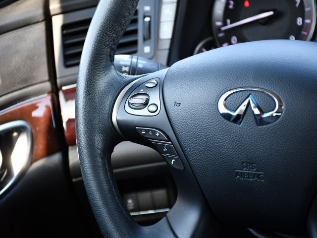 2017 INFINITI Q70 3.7X