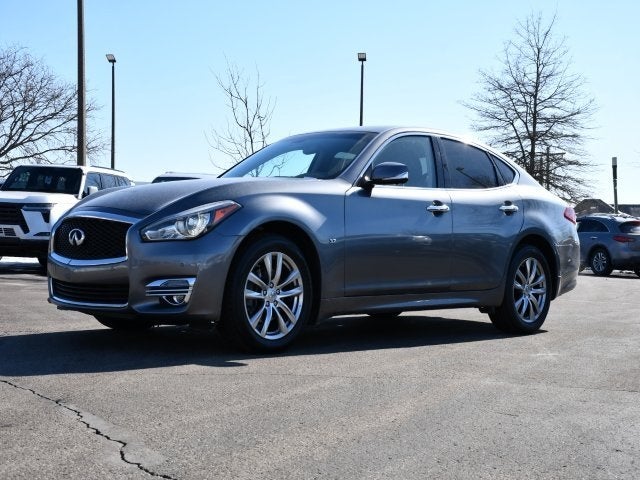 2017 INFINITI Q70 3.7X